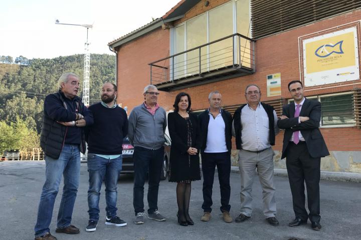 La consejera de Desarrollo Rural ve en la Cofradía de Pescadores de Bustio “un modelo energético sostenible y autónomo a seguir”