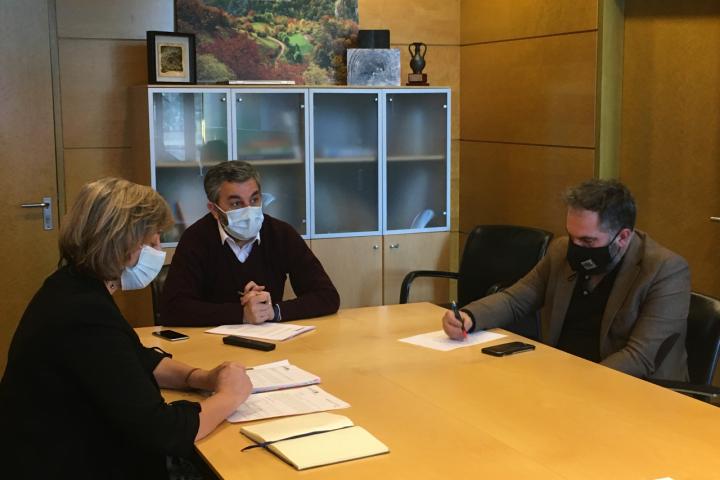 El Banco de Tierras impulsa medidas para favorecer el relevo generacional y revalorizar las explotaciones familiares