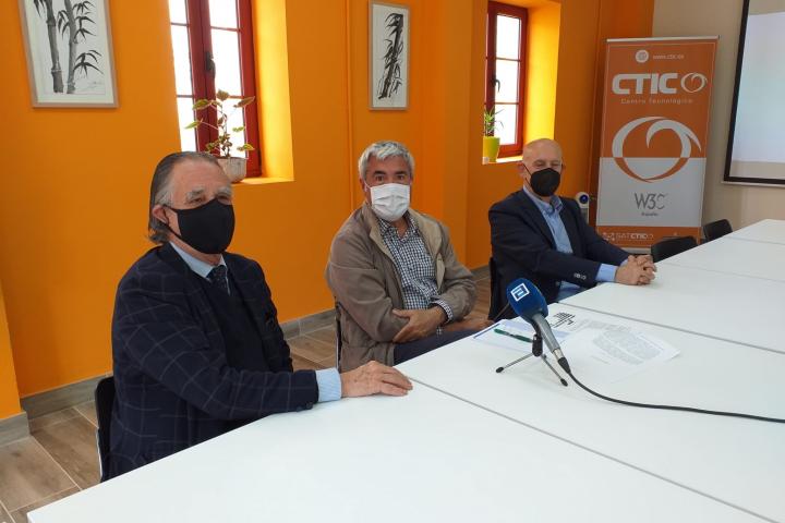 El Gobierno pone en marcha un grupo de trabajo para abordar la transición a la aldea del siglo XXI, en el que colabora READER