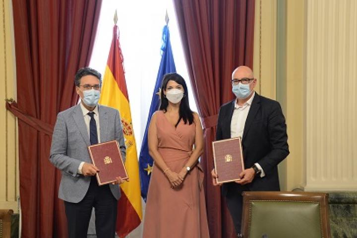 El ministerio firma sendos convenios de colaboración con las dos redes españolas de desarrollo rural