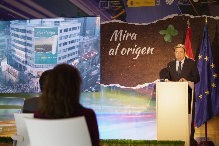 Luis Planas defiende el medio rural como un “espacio vivo, dinámico y lleno de oportunidades”