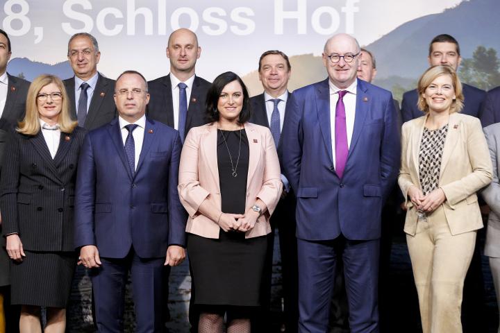 Luis Planas aboga por una PAC que contribuya a reducir la brecha entre la sociedad rural y la urbana