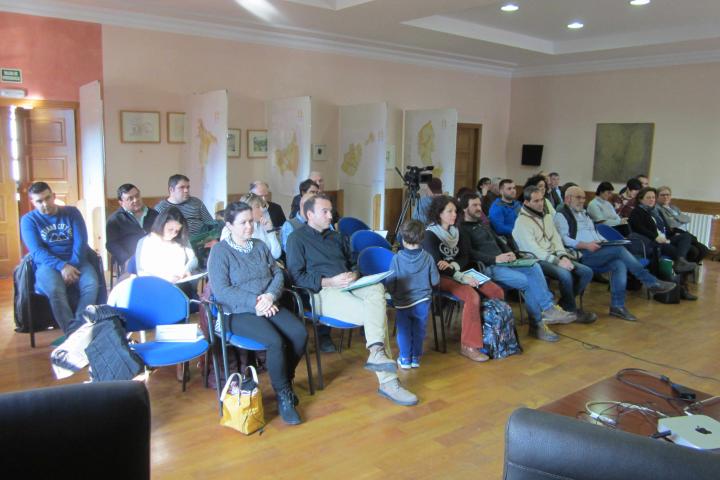 Oscos Eo visualiza y debate experiencias innovadoras aplicables al medio rural