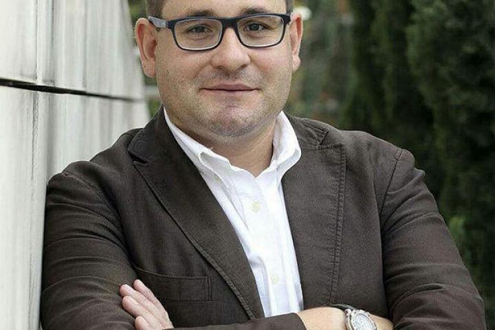 Raúl Conde, periodista y especialista en información rural: «La actualidad rural y la despoblación han pasado de las páginas de sociedad a las de política»