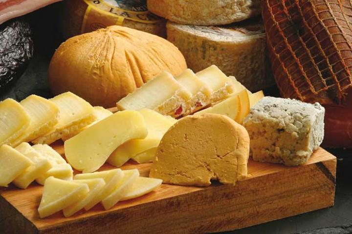 La industria agroalimentaria de Asturias facturó 2.000 millones en el 2017, según datos de la Consejería de Desarrollo Rural