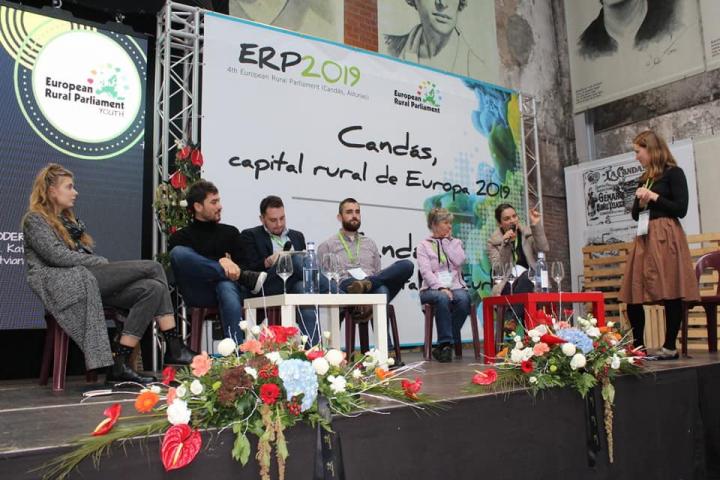 Artesanía floral de la mano de Interflora para los Parlamentos