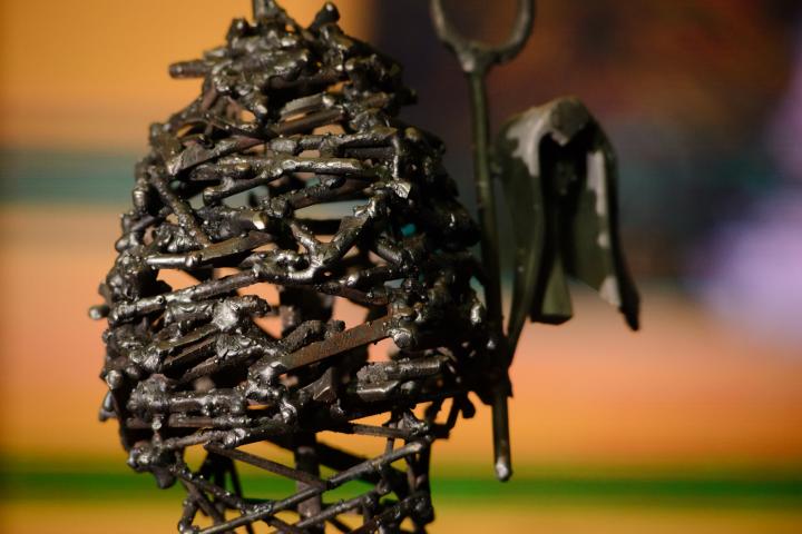 escultura mujer rural