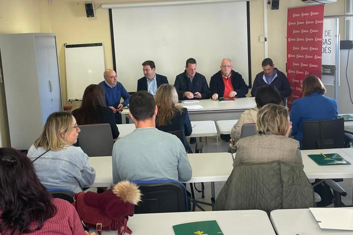 Consejero visita Valle del Ese Entrecabos